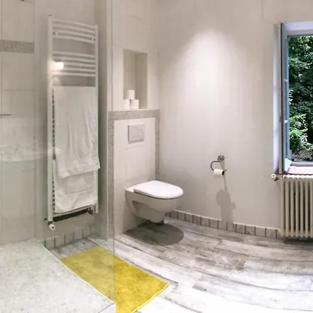 Saint-capraise-d'eymet Chateau Sleeps 14 With Pool And Air Con *