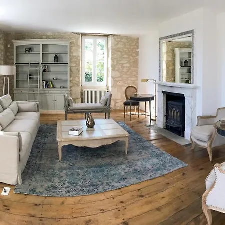 Дом отдыха Saint-capraise-d'eymet Chateau Sleeps 14 With Pool And Air Con